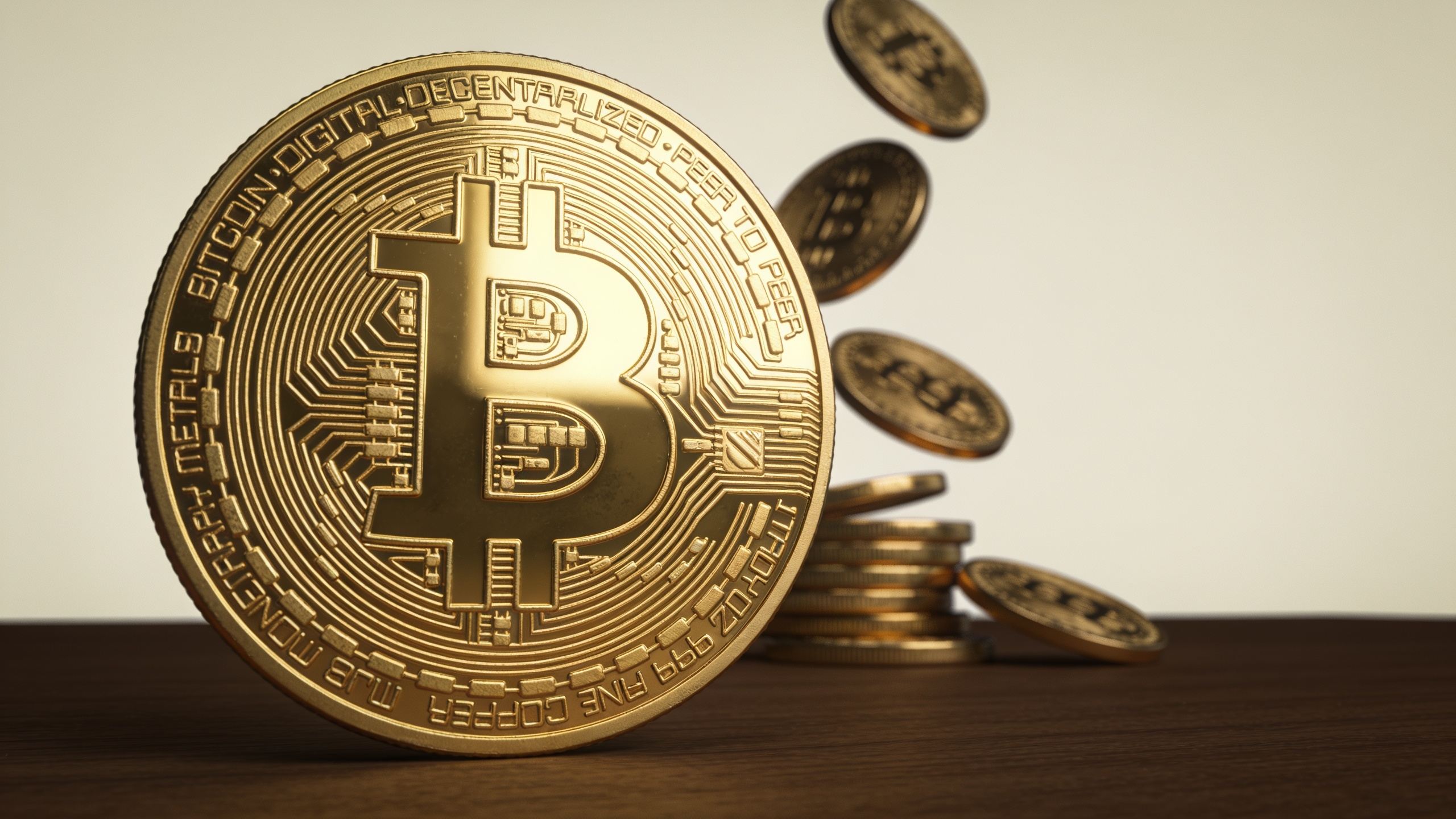 Bitcoin falls below $82,700 as exchange liquidity piles up, $70 million in longs liquidated