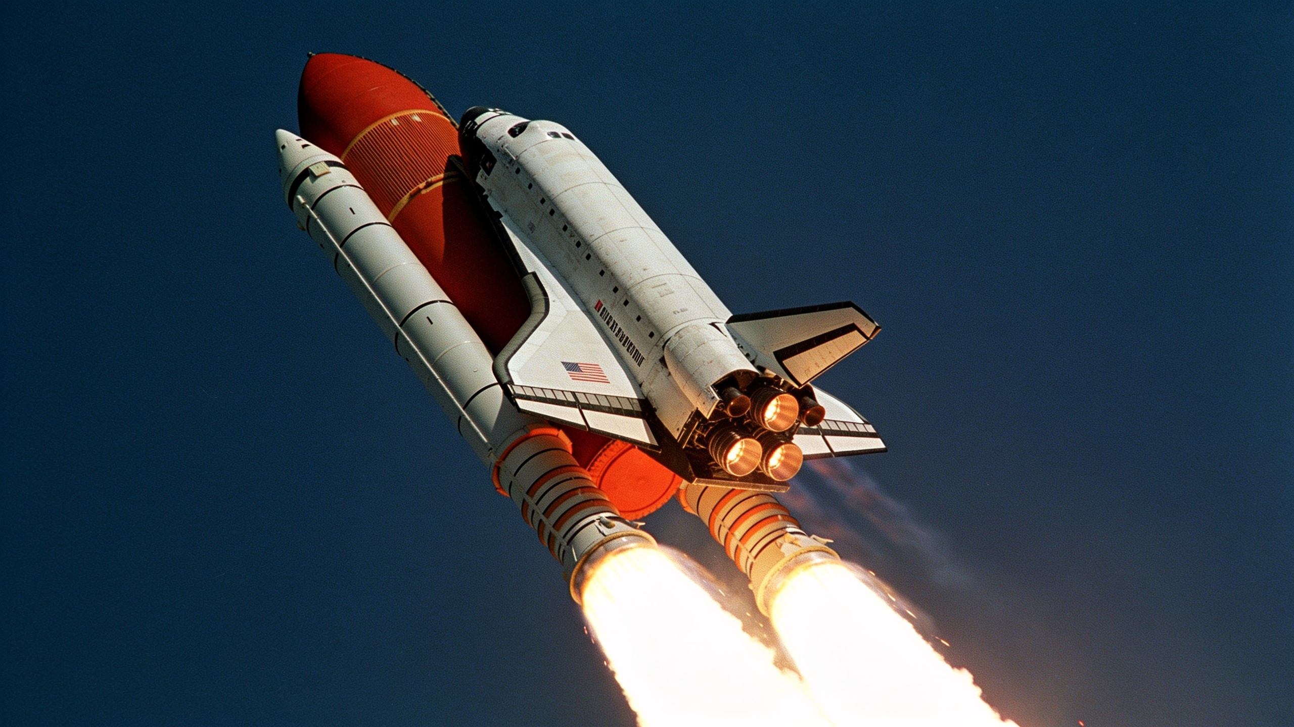 U.S. stock market opens with all three major indexes rising; Tesla up by 3.3%