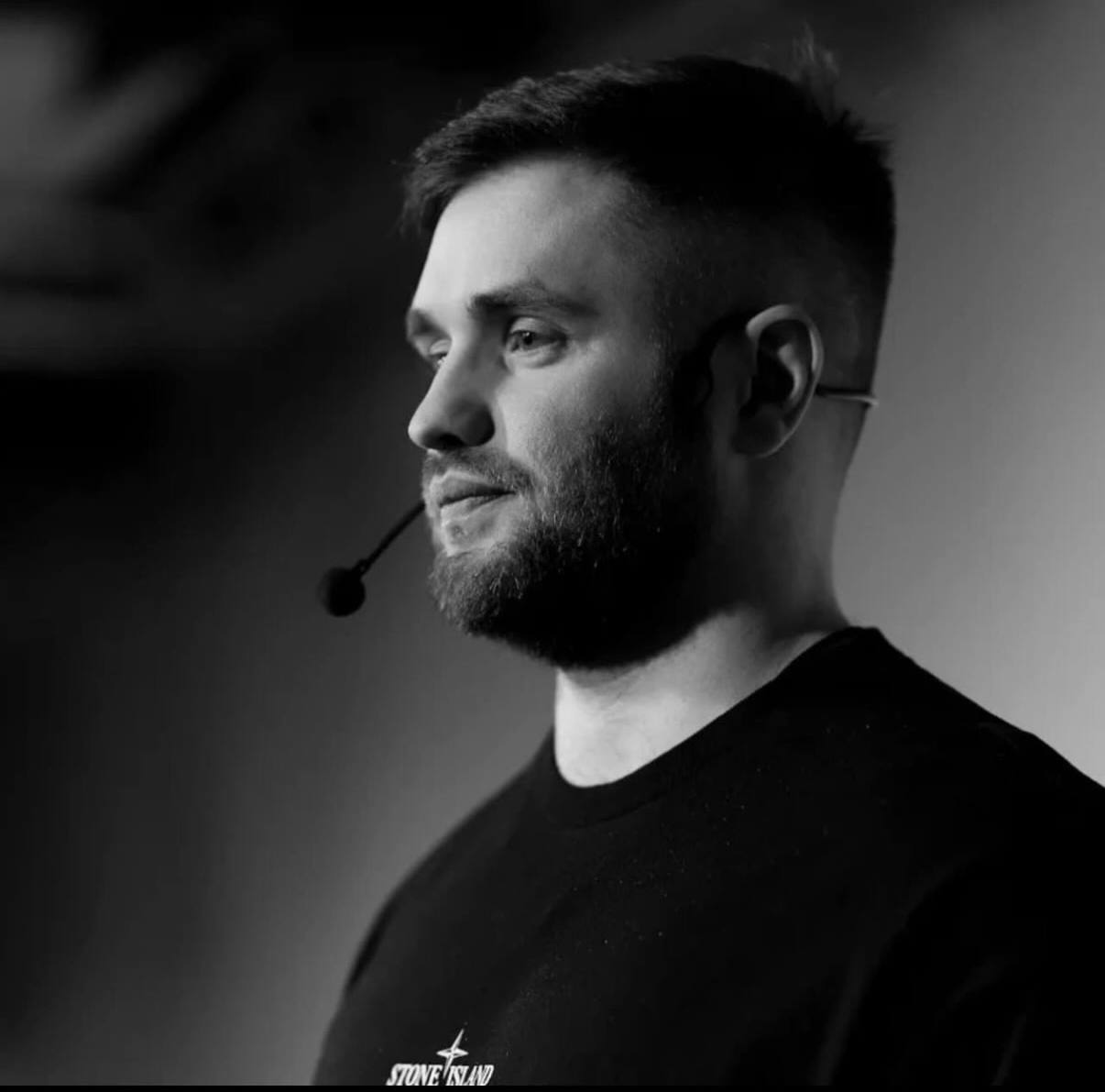 Cómo vender JUSTICE FOR KOSTYA KUDO (Kostya)