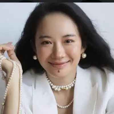 Cara menjual 客服小何🔥 (何一姐)