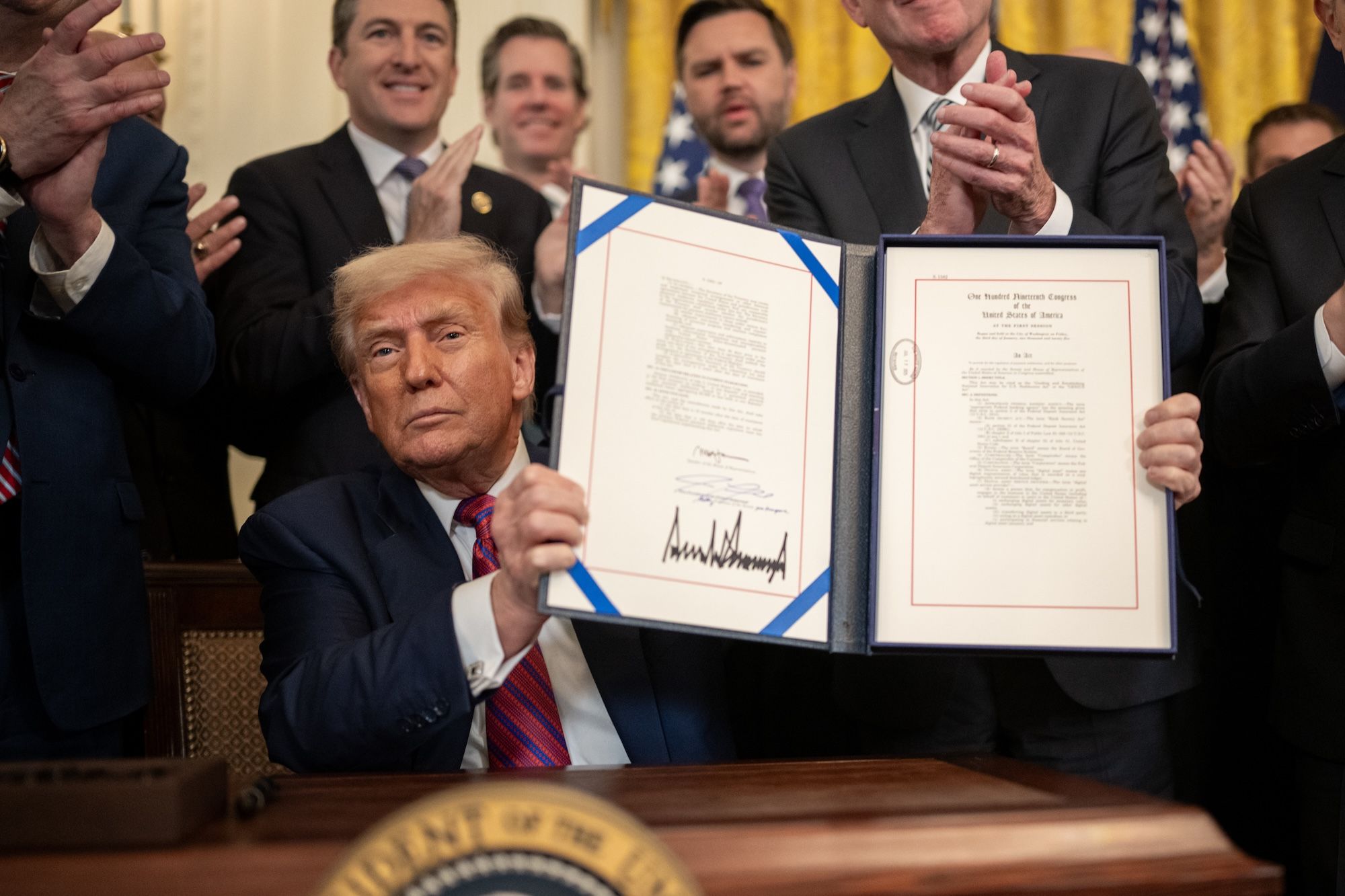 US Crypto Report Suggests Possible Regulatory Framework for Bitcoin Oversight and Stablecoin Policies image 1