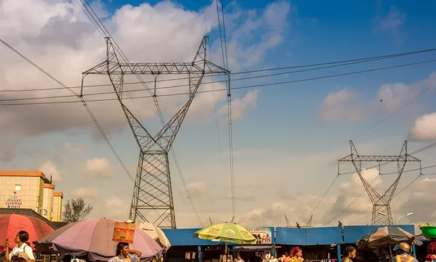 Solarpunk está em ascensão na África: será que a descentralização é o futuro da infraestrutura global? image 0