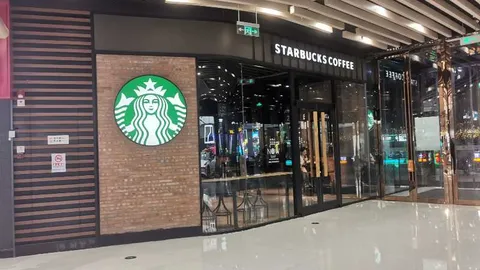Le plan de redressement de Starbucks (SBUX.US) commence à porter ses fruits ! Le retour du Pumpkin Spice stimule la meilleure semaine de ventes de Starbucks.