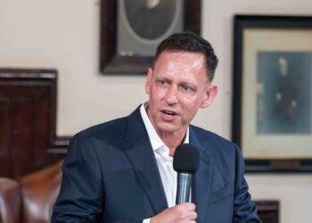 Bullish 再闖 IPO：手握 2 萬枚比特幣，矽谷投資大佬 Peter Thiel 帶頭坐鎮支持