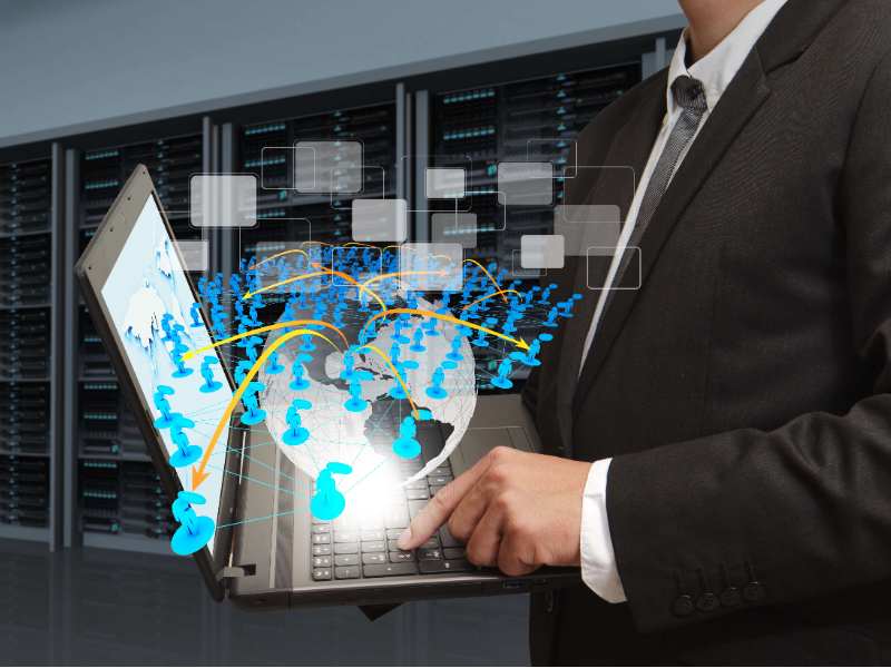 AMD(AMD.US)携手慧与科技、博通!三强联合共筑机架级AI算力平台 向“英伟达Blackwell系”宣战