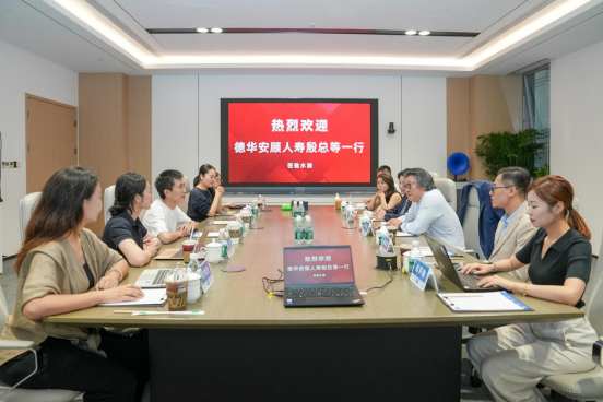 德华安顾人寿总经理殷晓松一行到访水滴公司（WDH.US） 深化AI与产品创新战略合作 image 1