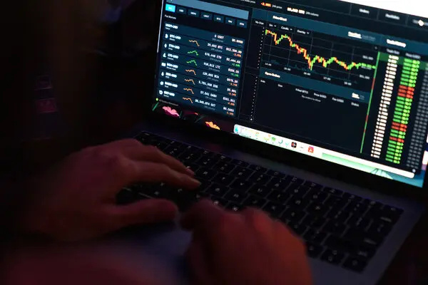 我做了一个月永续合约交易，从幻想暴富到人间清醒