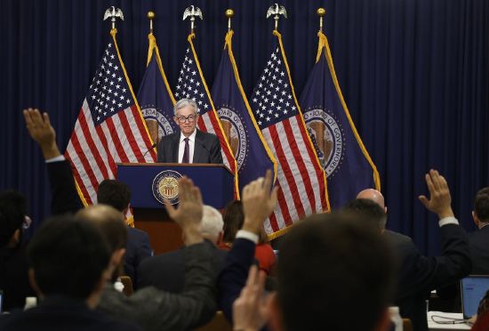 11月20日外盘头条：英伟达Q3业绩超预期 美联储会议纪要暴严重分歧 美国10月非农不发布 12月降息概率暴降 image 2