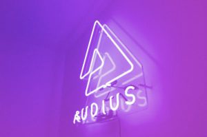 Audius Crypto Meroket 40% Hari Ini (22/4/25): Apa itu Audius dan Bagaimana Cara Kerjanya?