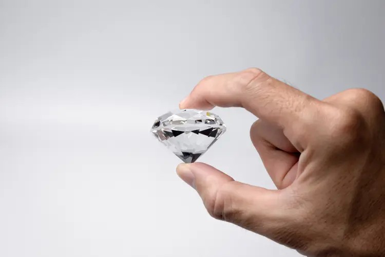 Apakah Kamu Memiliki Diamond Hand? Ketahui Strategi Investasi Ini! image 0
