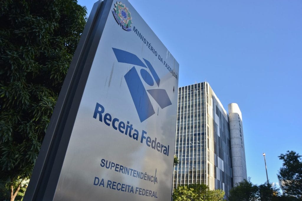 Deputada quer impedir Receita Federal do Brasil de monitorar criptomoedas image 0