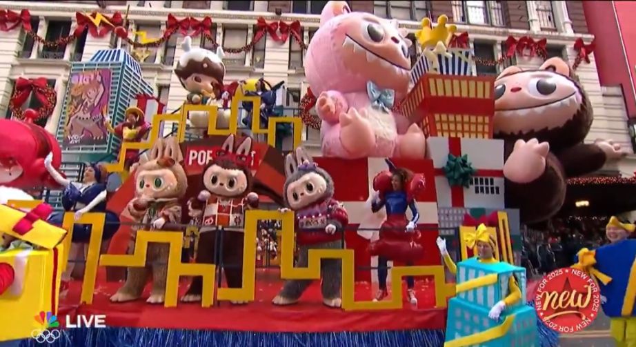 排面拉满！泡泡玛特首次亮相美国感恩节大游行，Labubu 跻身全球顶级 IP 阵营 image 0