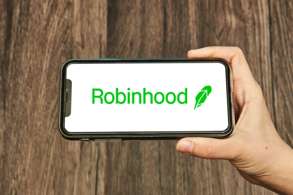 Robinhood lista ASTER e XPL: tokens disparam em meio à queda do mercado cripto