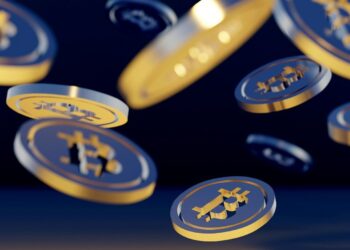 Bitcoin Leverage Ratio Drops, Easing Correction Risks as Price Holds Near $119K