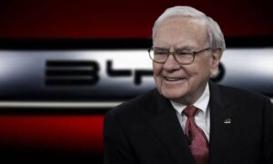 5 Fakta Strategis di Balik Langkah Warren Buffett Jual Saham Tesla Rival BYD Senilai Rp6,9 Triliun!