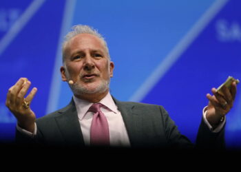 黃金大多頭 Peter Schiff：那斯達克一旦陷入熊市，比特幣恐跌破 6.5 萬美元