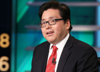 比特幣今年還有上漲空間！Tom Lee：年底前上看 25 萬美元