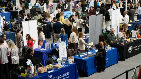 11月20日外盘头条：英伟达Q3业绩超预期 美联储会议纪要暴严重分歧 美国10月非农不发布 12月降息概率暴降 image 5