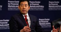 Directivas del presidente interino de la SEC Uyeda para revisar declaraciones sobre marco de contrato de inversión y guía de futuros de Bitcoin