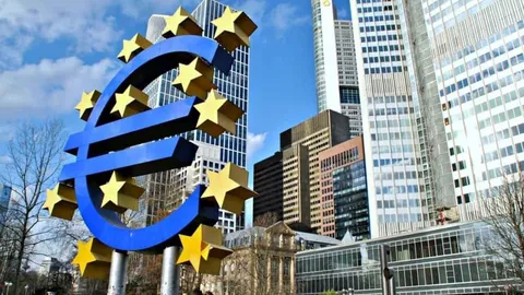 Bitcoin gains alongside equities as markets respond to ECB rate cut, US jobless claims