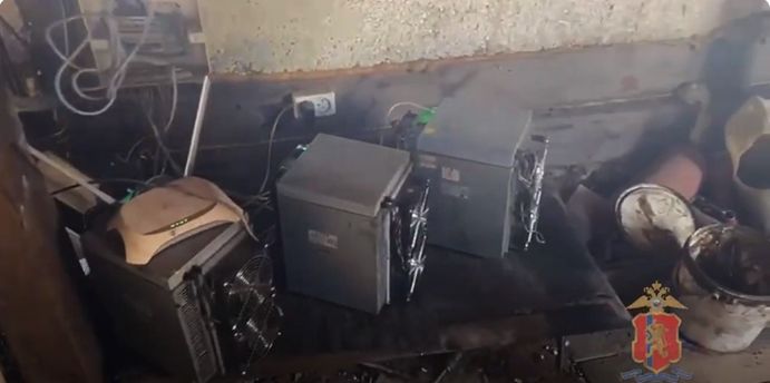 Полиция Красноярского края уничтожила две подпольные майнинговые фермы image 0