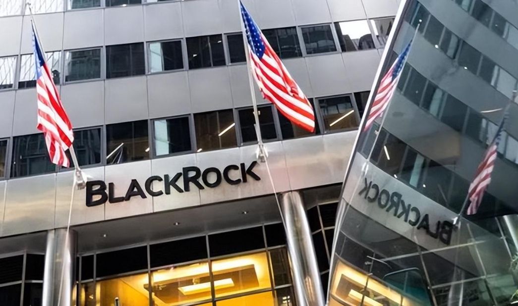 ブラックロックは新たな一歩を踏み出す：ビットコインに続き、従来のETFをブロックチェーンに移行したいと考えている