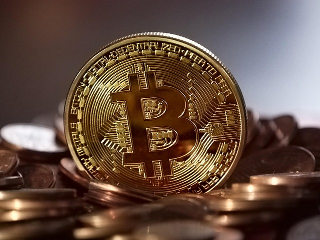 BTC 接近阻力區，分析師預測可能回調至 76,600 美元