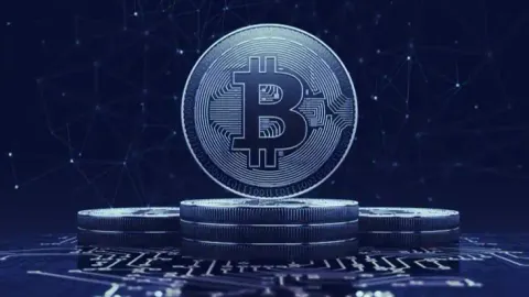 Чому, незважаючи на багаторічні очікування та постійне втілення позитивних новин, ціна криптовалюти продовжує падати?