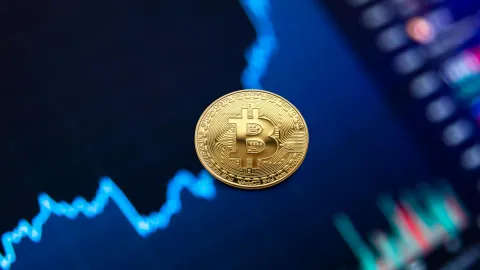 Bitcoin is breaking out of the downtrend - a jump of over 15% is expected according to a top analyst