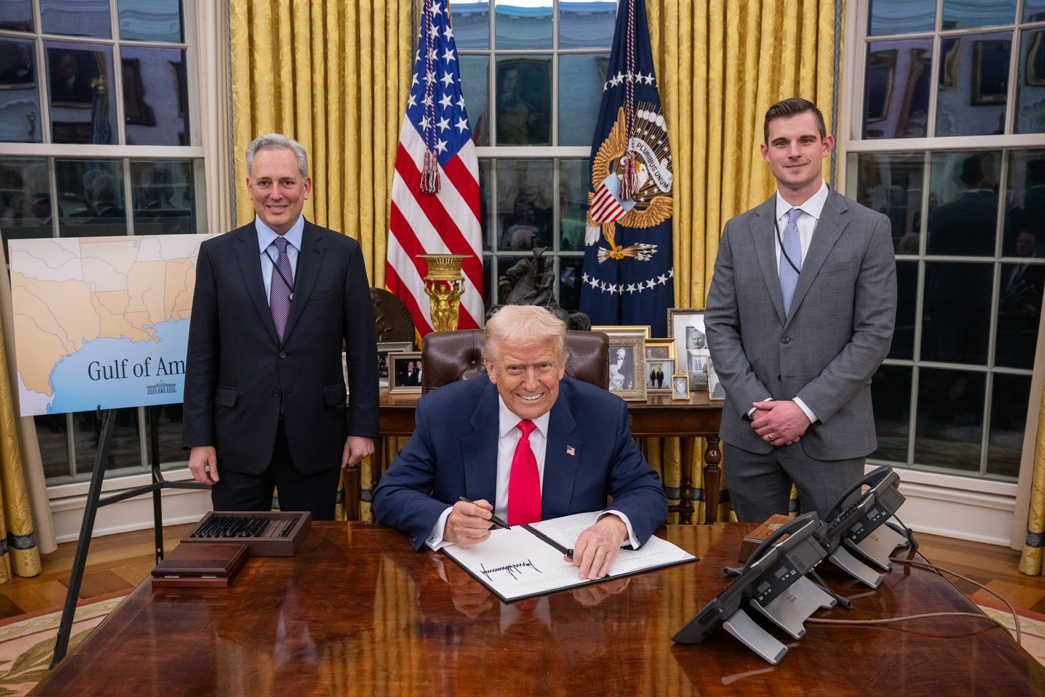 President Trump Signs Order for Bitcoin Strategic Reserve – Authorizes Financial Strategy Development image 0