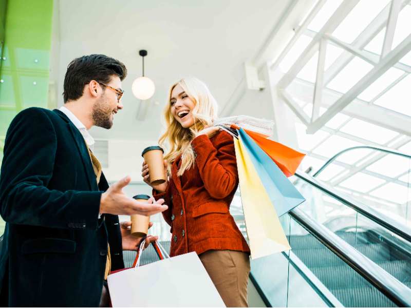 美股异动 | 美国达乐公司(DG.US)涨8% 三季度盈利超预期并上调业绩指引