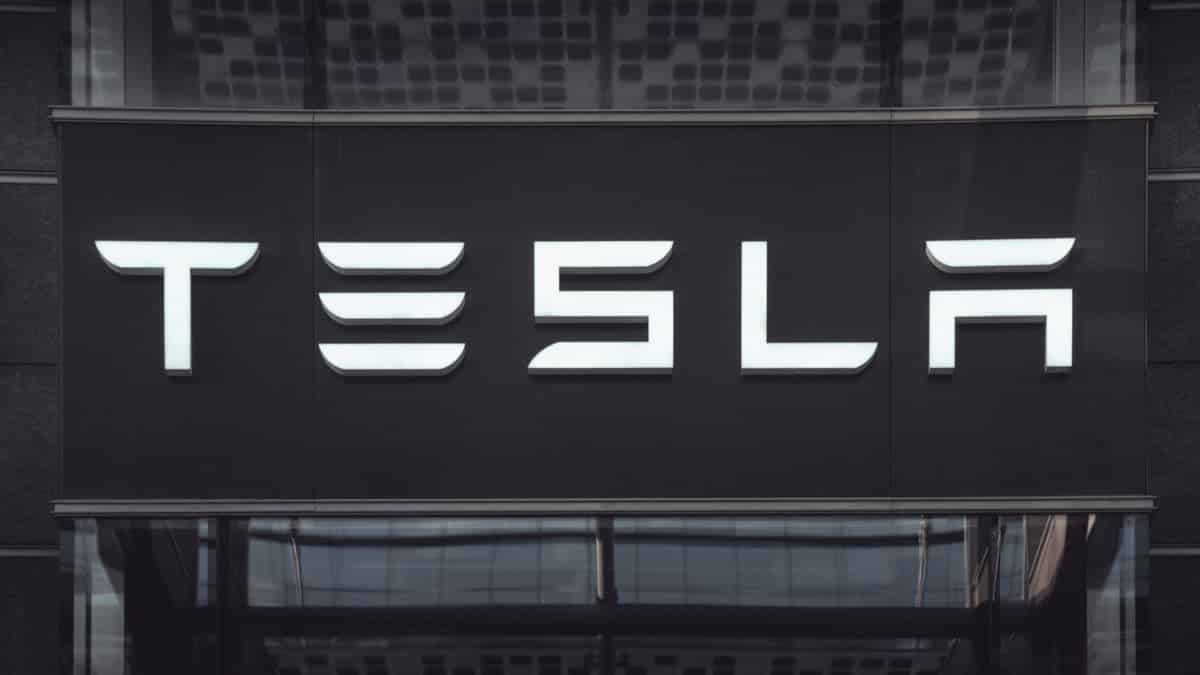 Tesla reports $600 million paper gain from bitcoin holdings in Q4 under new accounting rules image 0