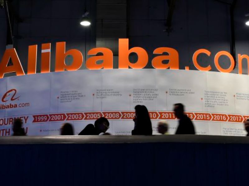 大涨才开始？阿里(BABA.US)飙涨点燃FOMO情绪：占据“中概AI股C位”，“木头姐”火速加仓