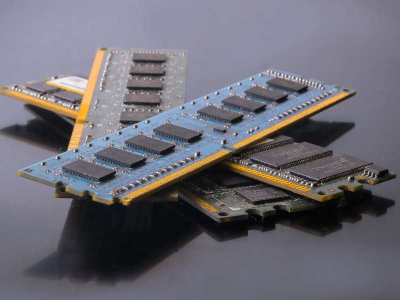 存储芯片争霸战愈演愈烈 三星Q4有望重夺DRAM市场头把交椅