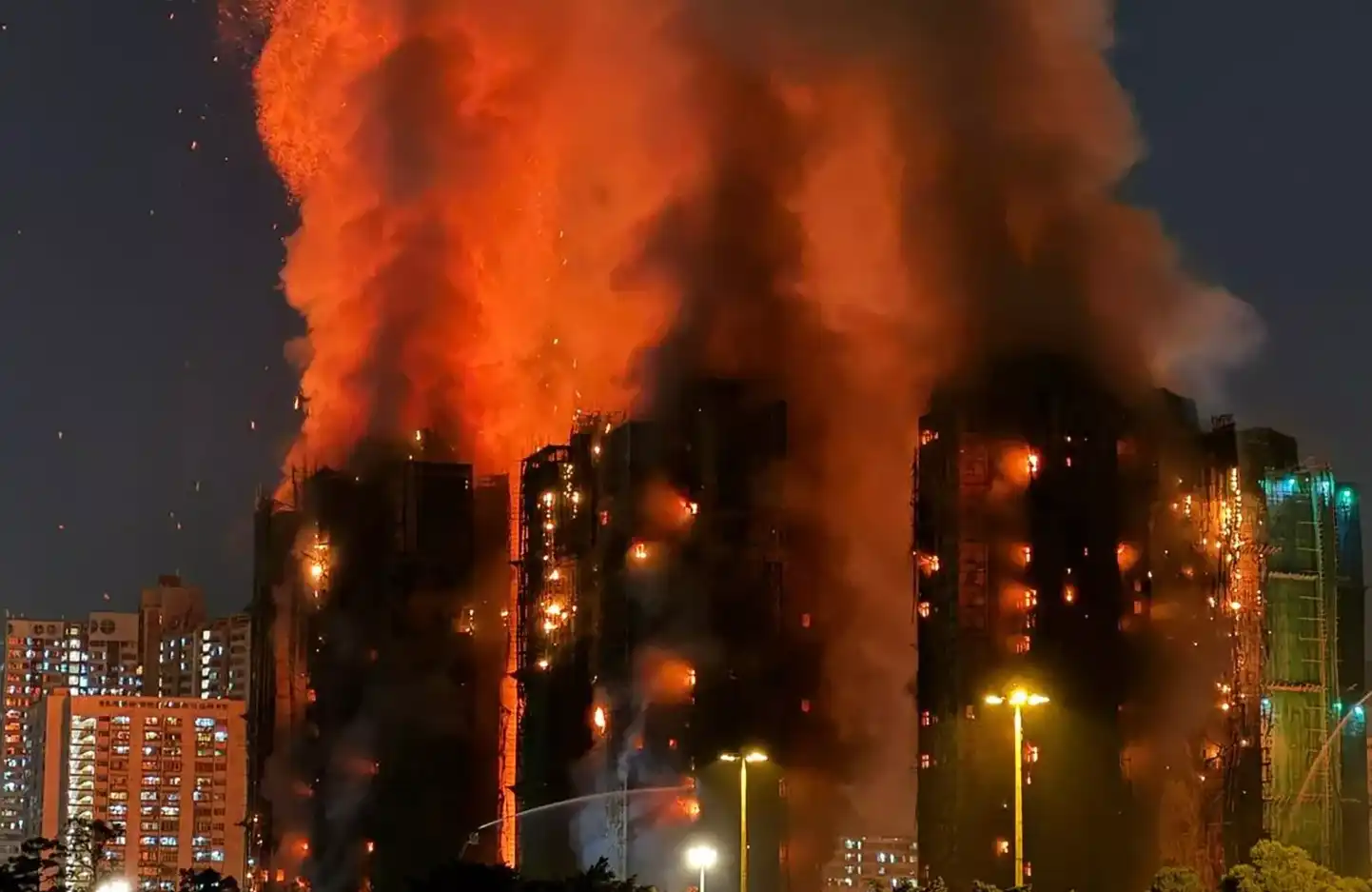 暗号資産業界の有名KOLが「詐欺的寄付」疑惑に巻き込まれ、香港火災の寄付証明書を偽造したと指摘され世論の嵐を引き起こす