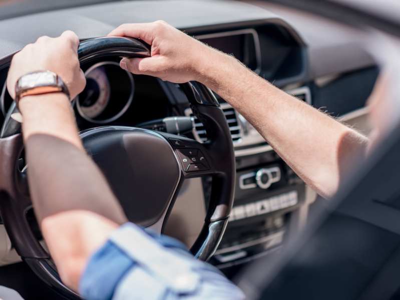 放下身段抢市场！Stellantis(STLA.US)新CEO启动“急救室”整改行动：放弃高利润狂追销量