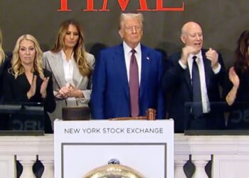 Trump toca la campana de Wall Street y dice: “Haremos algo grandioso con las criptomonedas”