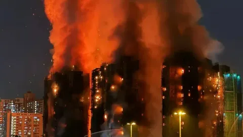 币圈知名 KOL 身陷“诈捐门”,被指伪造香港火灾捐款凭证引发舆论风暴