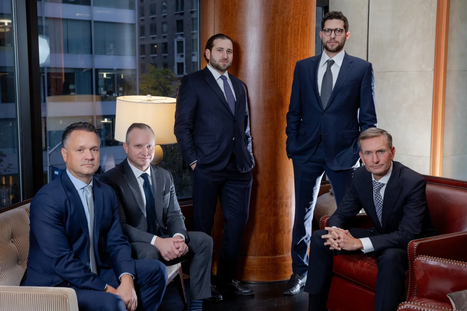 Aprovechando los beneficios de las criptomonedas: ¿cómo la familia del Secretario de Comercio de Trump logra ingresos anuales de 2.5 billones de dólares?