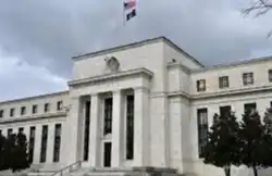 Phân tích bài viết "Federal Reserve Messenger": Tại sao lộ trình cắt giảm lãi suất của Fed lại đột nhiên bị trì hoãn?
