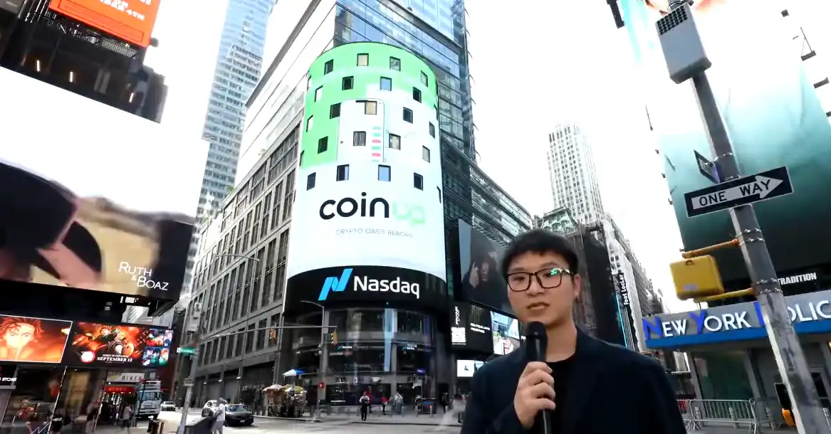 CoinUp ra mắt trên màn hình lớn của Nasdaq và tại Quảng trường Thời đại ở New York