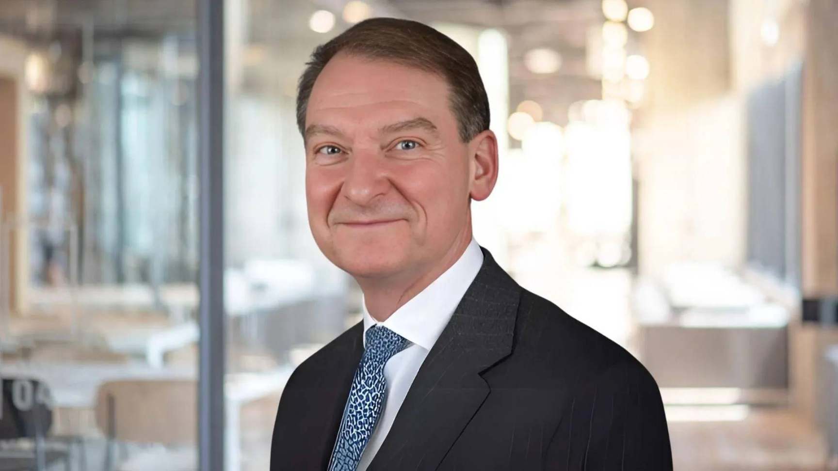從法學博士到加密 Holder，走進 SEC 新主席 Paul Atkins