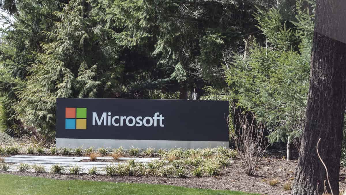 Microsoft’s Majorana 1 chip advances quantum computing, potentially bringing 'Q-Day' closer image 0