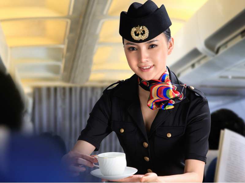 美股异动 | 航空服务板块盘初走强 美联航(UAL.US)涨超5%