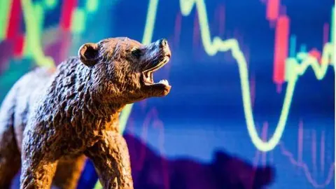 ¿Se desvanecen las esperanzas de una bajada de tasas en diciembre? Bitcoin borra las ganancias acumuladas en el año