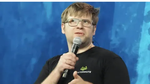 El fundador de Wintermute habla sobre la caída de "1011": el mercado necesita introducir un mecanismo de suspensión y no habrá un rally de altcoins en el corto plazo.
