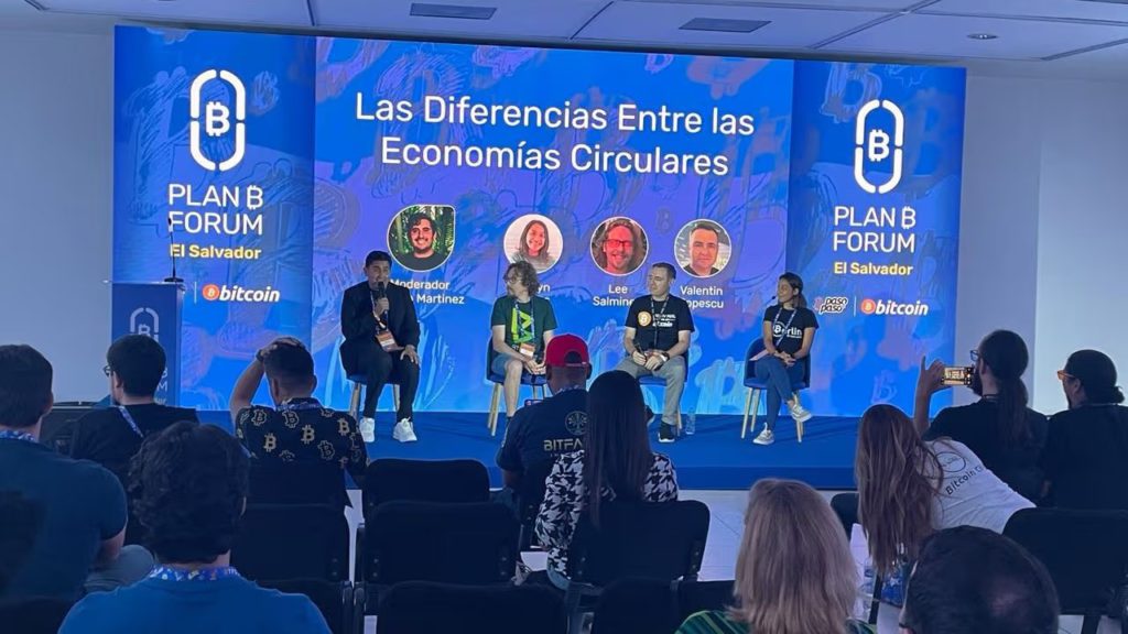 Konferensi Bitcoin Pertama yang Didukung Pemerintah di El Salvador November 2025 image 1