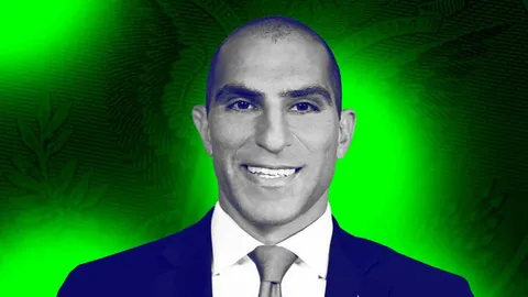 Presidente da CFTC, Rostin Behnam, planeja renunciar após contínuos apelos para regulamentar criptomoedas