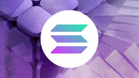Спотовый ETF Solana от Fidelity приближается к одобрению, несмотря на падение SOL на 15% на фоне беспокойства из-за тарифов Трампа