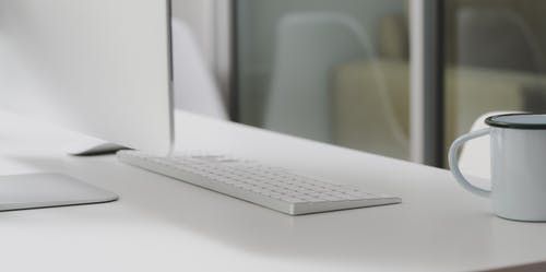 连续六个季度业绩低于预期 超微电脑(SMCI.US)再次“画饼”失败 股价盘后大跌